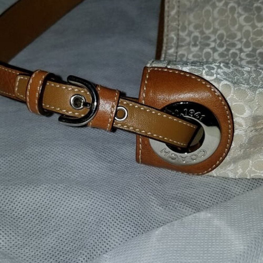Coach Signature Handbag w/Wristlet - Picture 7 of 9